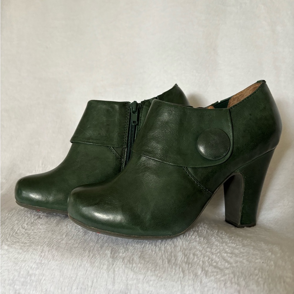 Miz Mooz women’s shoes. - Picture 2 of 7
